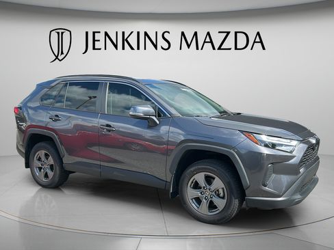 Used 2024 Toyota RAV4 XLE w/ Convenience Package FWD image 2