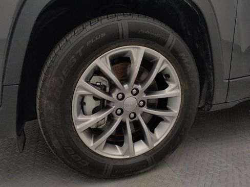 Used 2022 Jeep Cherokee Latitude Lux w/ Sun & Sound Group FWD image 31