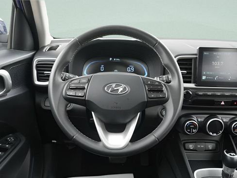 Certified 2025 Hyundai Venue SEL FWD image 16