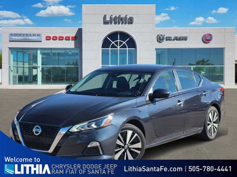 Used 2022 Nissan Altima 2.5 SV image 1