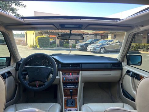 Used 1994 Mercedes-Benz E 320 Sedan image 14