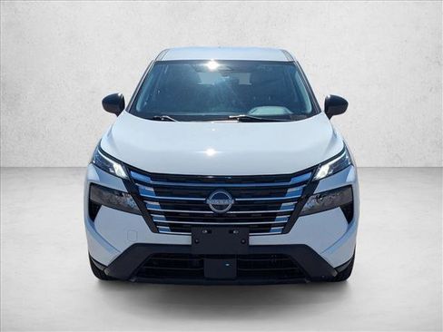 Used 2024 Nissan Rogue S image 2