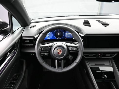 Certified 2025 Porsche Macan Electric RWD image 18