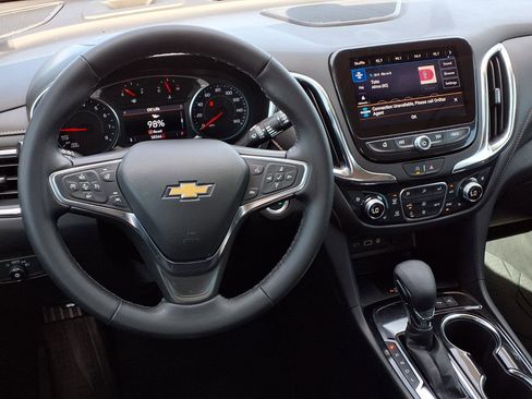 Used 2024 Chevrolet Equinox Premier image 33