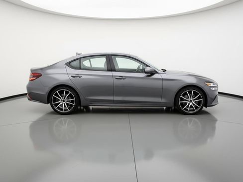 Used 2025 Genesis G70 2.5T image 11