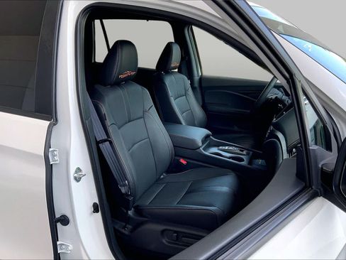 Used 2025 Honda Passport TrailSport image 9