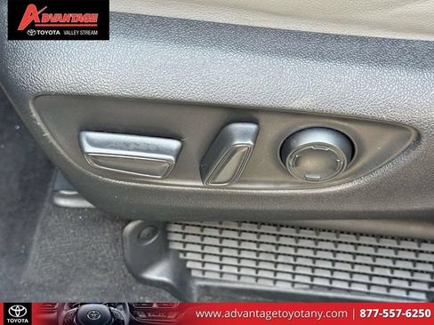 Certified 2022 Toyota Sienna XLE w/ XLE Plus Package FWD image 21