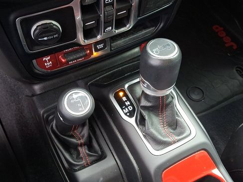 Used 2019 Jeep Wrangler Unlimited Rubicon AWD/4WD image 14