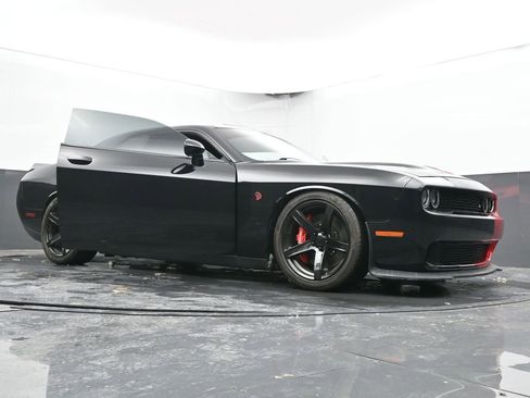 Used 2016 Dodge Challenger SRT Hellcat image 88