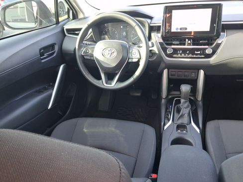 Used 2024 Toyota Corolla Cross LE AWD/4WD image 17
