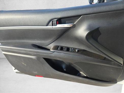 Used 2021 Toyota Camry SE FWD image 15