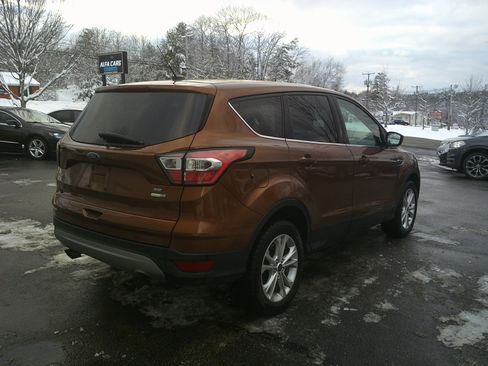 Used 2017 Ford Escape SE w/ SE Cold Weather Package image 5