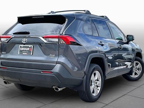 Used 2022 Toyota RAV4 XLE AWD/4WD image 12