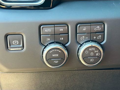 New 2026 GMC Sierra 2500 Denali Ultimate AWD/4WD image 10