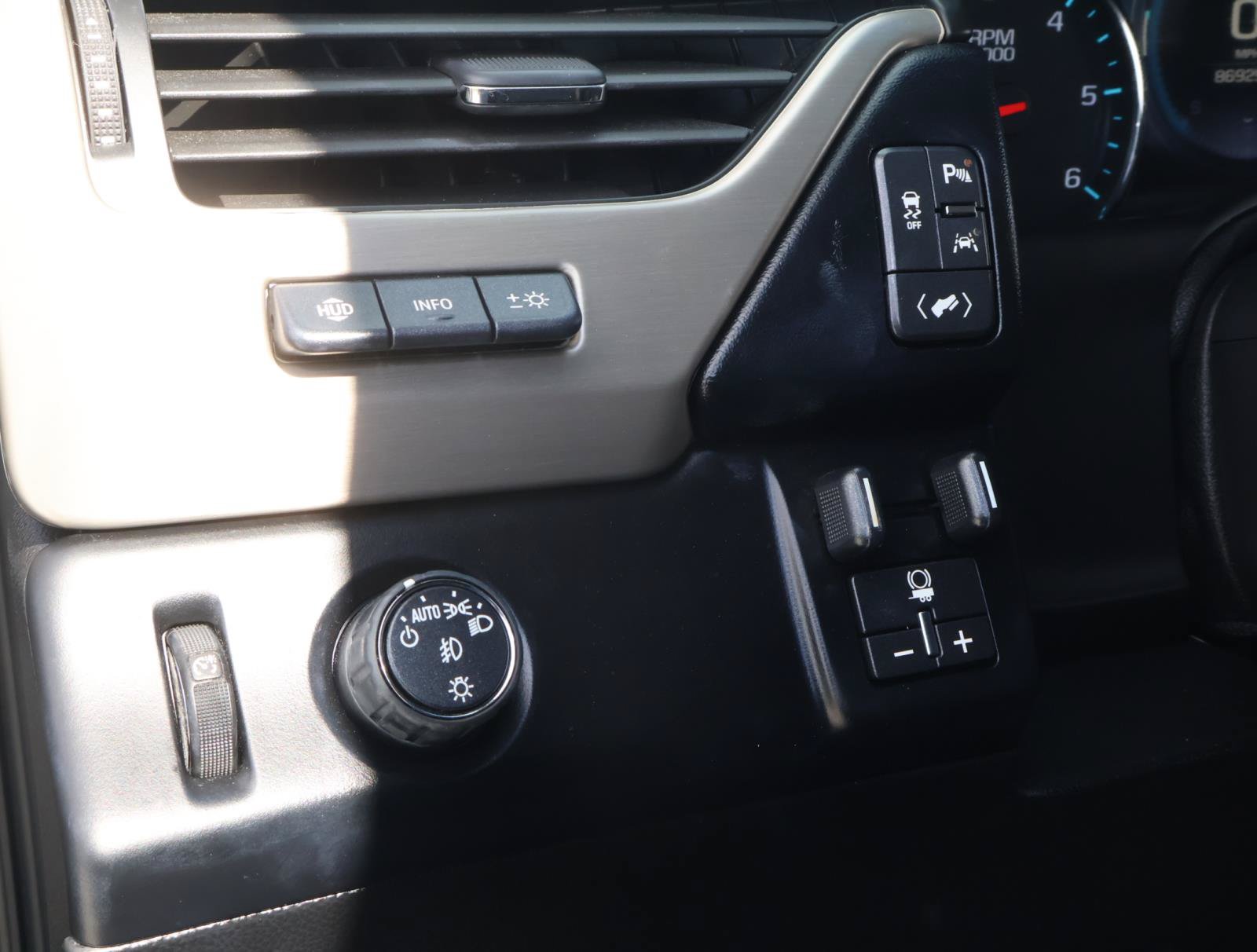Used 2019 GMC Yukon XL Denali w/ Open Road Package RWD image 26