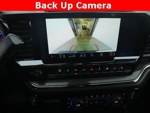 Used 2024 Chevrolet Silverado 2500 ZR2 w/ Technology Package image 25