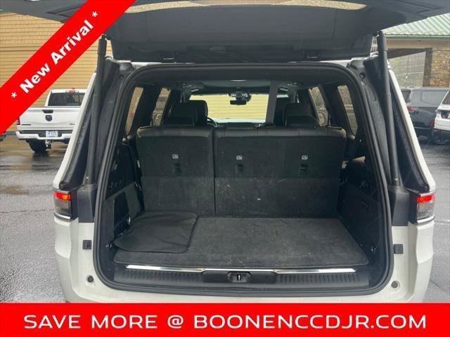 Used 2022 Jeep Grand Wagoneer Series III w/ Rear Seat Video Group 1 AWD/4WD image 8