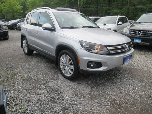 Used 2013 Volkswagen Tiguan SE image 4