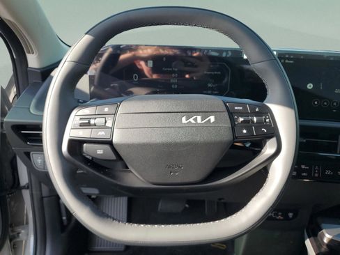 New 2025 Kia EV6 Light w/ Light LR Technology Package image 19