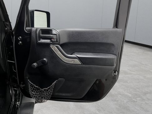 Used 2015 Jeep Wrangler Sport w/ Connectivity Group image 15
