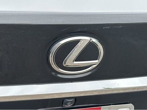 Used 2023 Lexus ES 250 w/ Premium Package AWD/4WD image 9