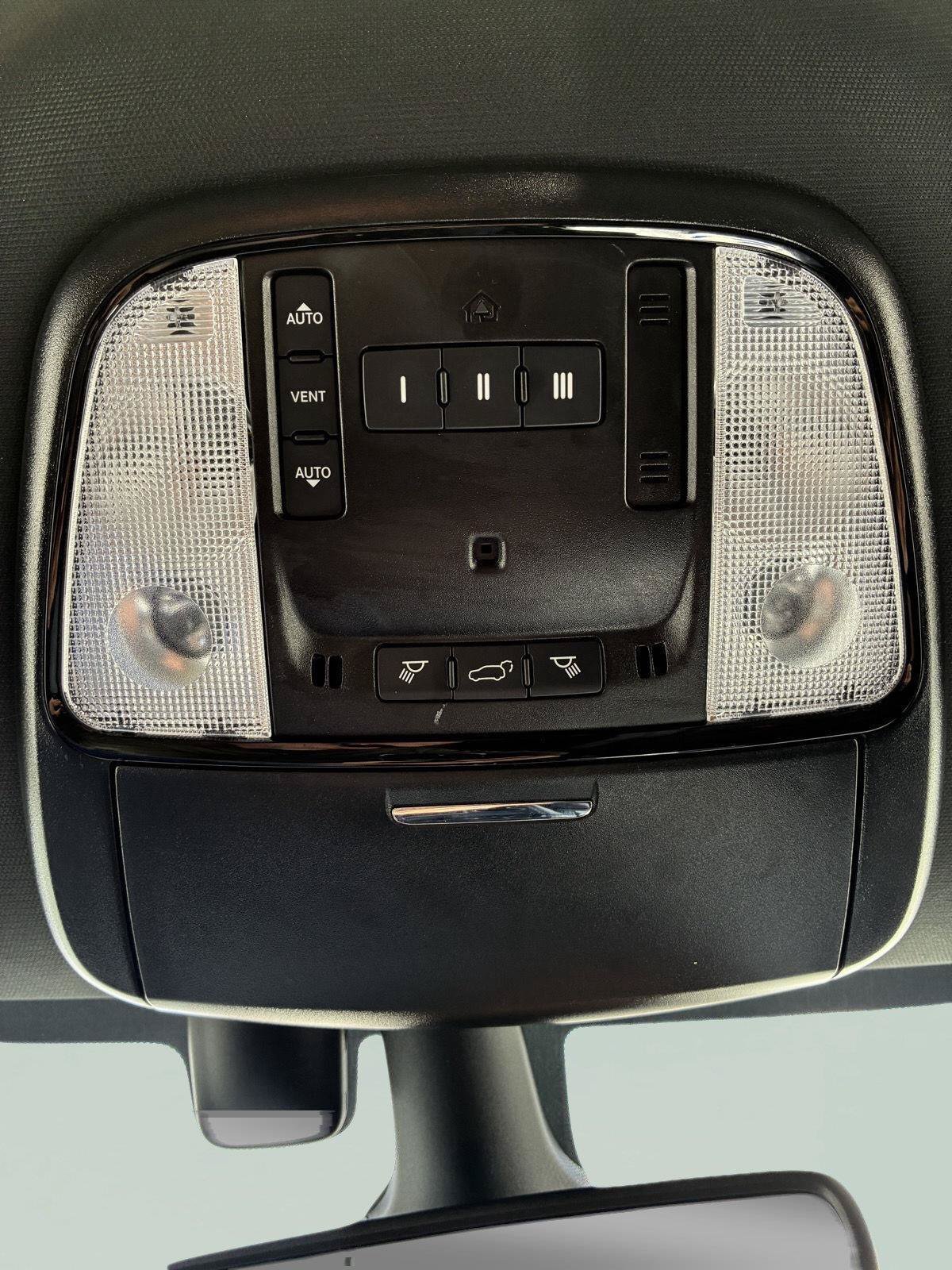 Used 2025 Dodge Durango R/T AWD/4WD image 33