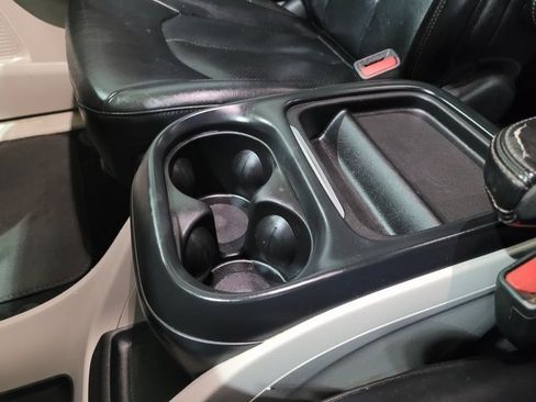 Used 2018 Chrysler Pacifica Touring-L image 37