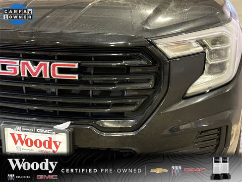 Used 2023 GMC Terrain SLE w/ Elevation Edition image 11
