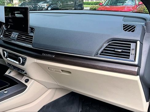 Used 2025 Audi Q5 e Premium Plus w/ Premium Plus Package AWD/4WD image 19