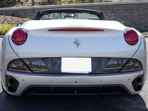 Used 2012 Ferrari California RWD image 7