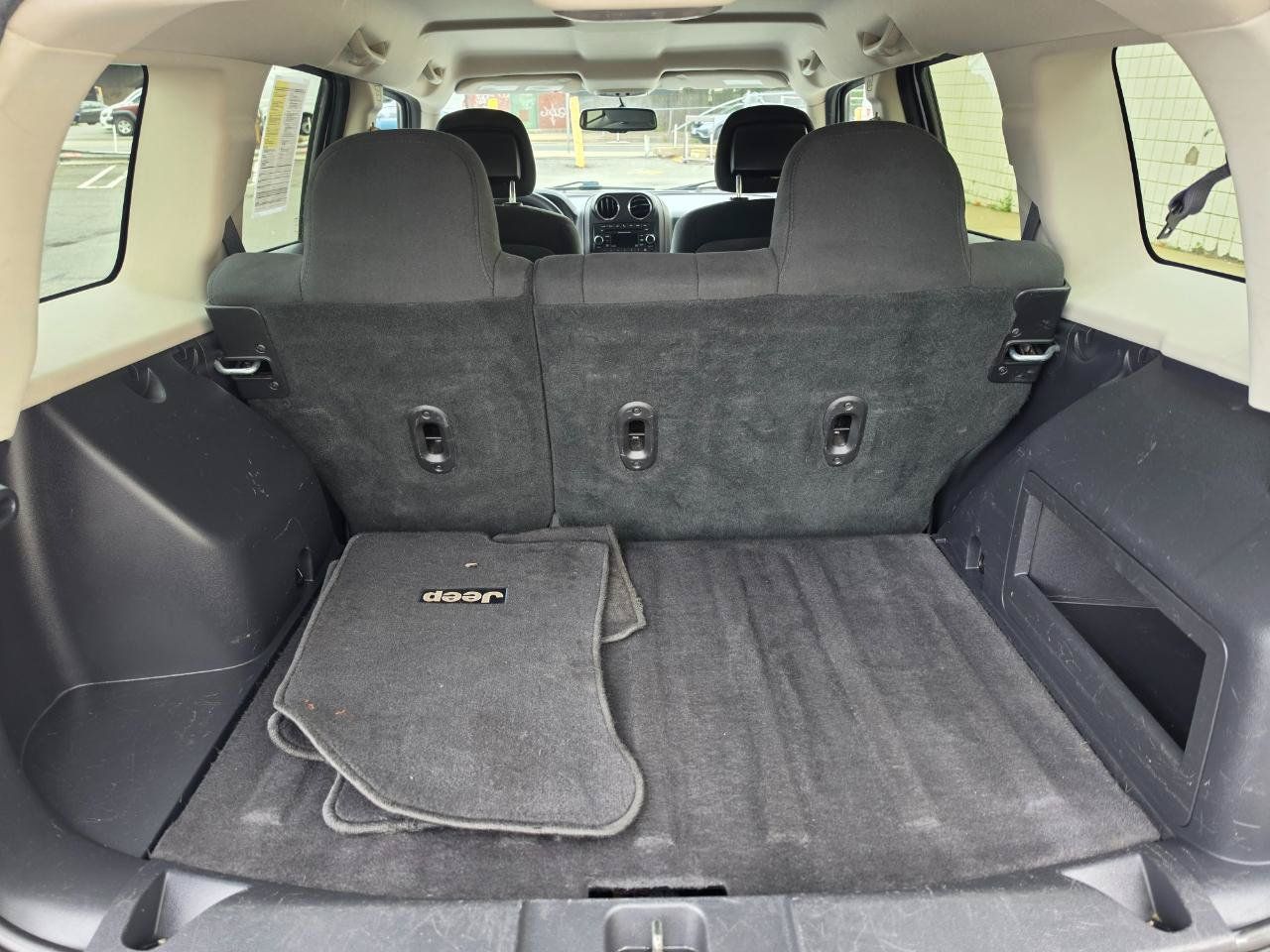Used 2017 Jeep Patriot Sport w/ Power Value Group AWD/4WD image 8