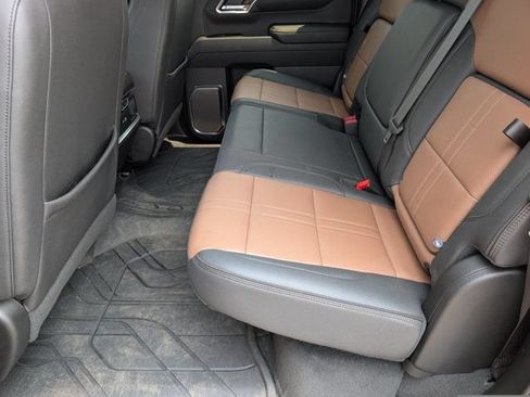 Used 2024 Chevrolet Silverado 1500 High Country w/ High Country Premium Package AWD/4WD image 29
