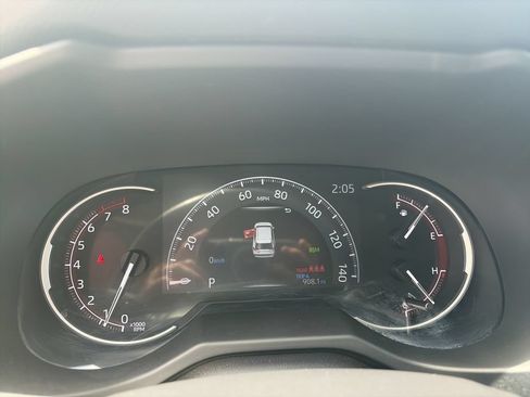 Used 2025 Toyota RAV4 XLE FWD image 33