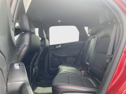Used 2025 Ford Escape ST-Line w/ Tech Pack #1 AWD/4WD image 12