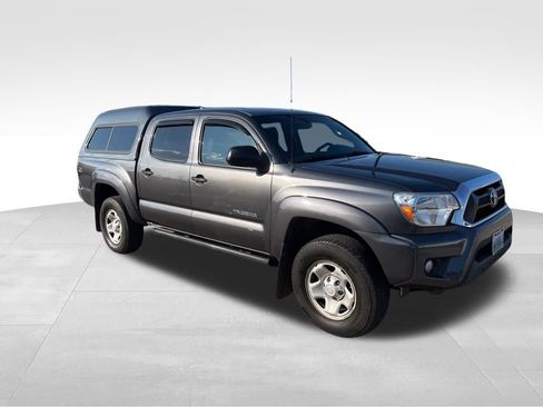 Used 2014 Toyota Tacoma PreRunner image 6