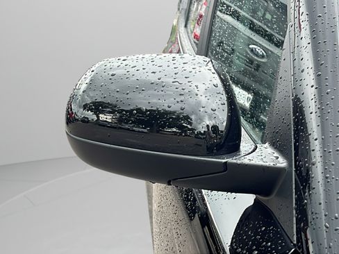 Certified 2025 Kia Soul LX w/ LX Technology Package FWD image 23