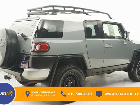 Used 2014 Toyota FJ Cruiser 4WD w/ Convenience Package image 6