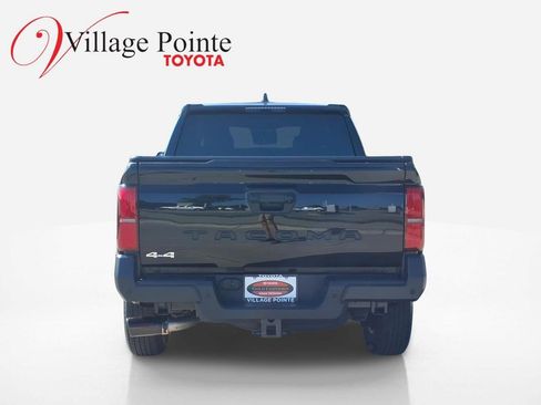 Certified 2025 Toyota Tacoma SR w/ SR Upgrade Package AWD/4WD image 6
