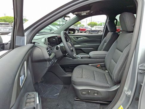 New 2025 Chevrolet Traverse LT image 5