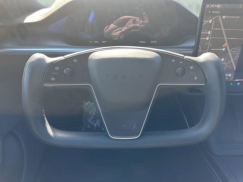 Used 2021 Tesla Model S Plaid image 15