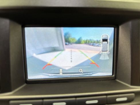 Used 2018 Ford Explorer XLT FWD image 22
