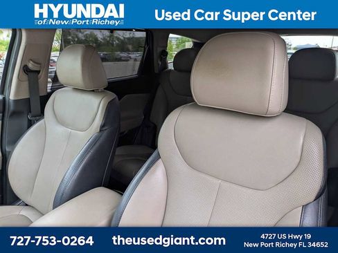 Used 2020 Hyundai Santa Fe SEL w/ Convenience + Premium Package image 7