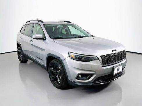 Used 2019 Jeep Cherokee Altitude image 3