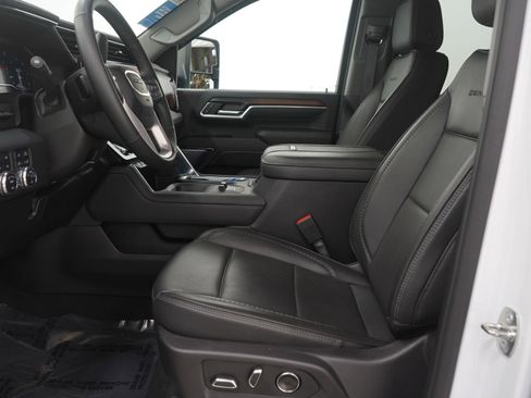 Used 2024 GMC Sierra 2500 Denali w/ Technology Package image 25