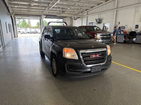 Used 2017 GMC Terrain SLE FWD image 2