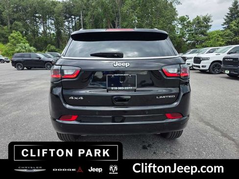 Used 2025 Jeep Compass Limited w/ Elite Group AWD/4WD image 5