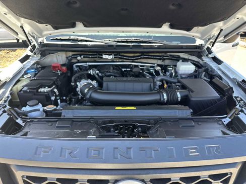 Used 2024 Nissan Frontier S RWD image 13