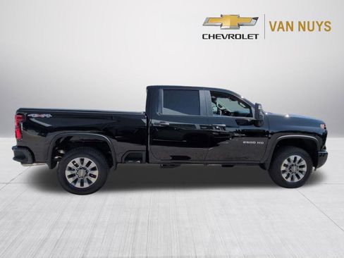 Used 2026 Chevrolet Silverado 2500 Custom AWD/4WD image 4