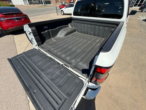 Used 2023 Nissan Frontier SV w/ Technology Package RWD image 36