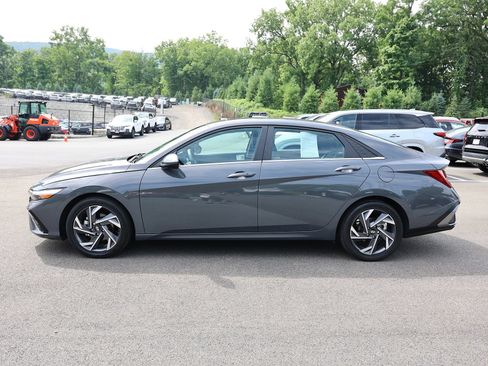 Certified 2025 Hyundai Elantra SEL FWD image 4